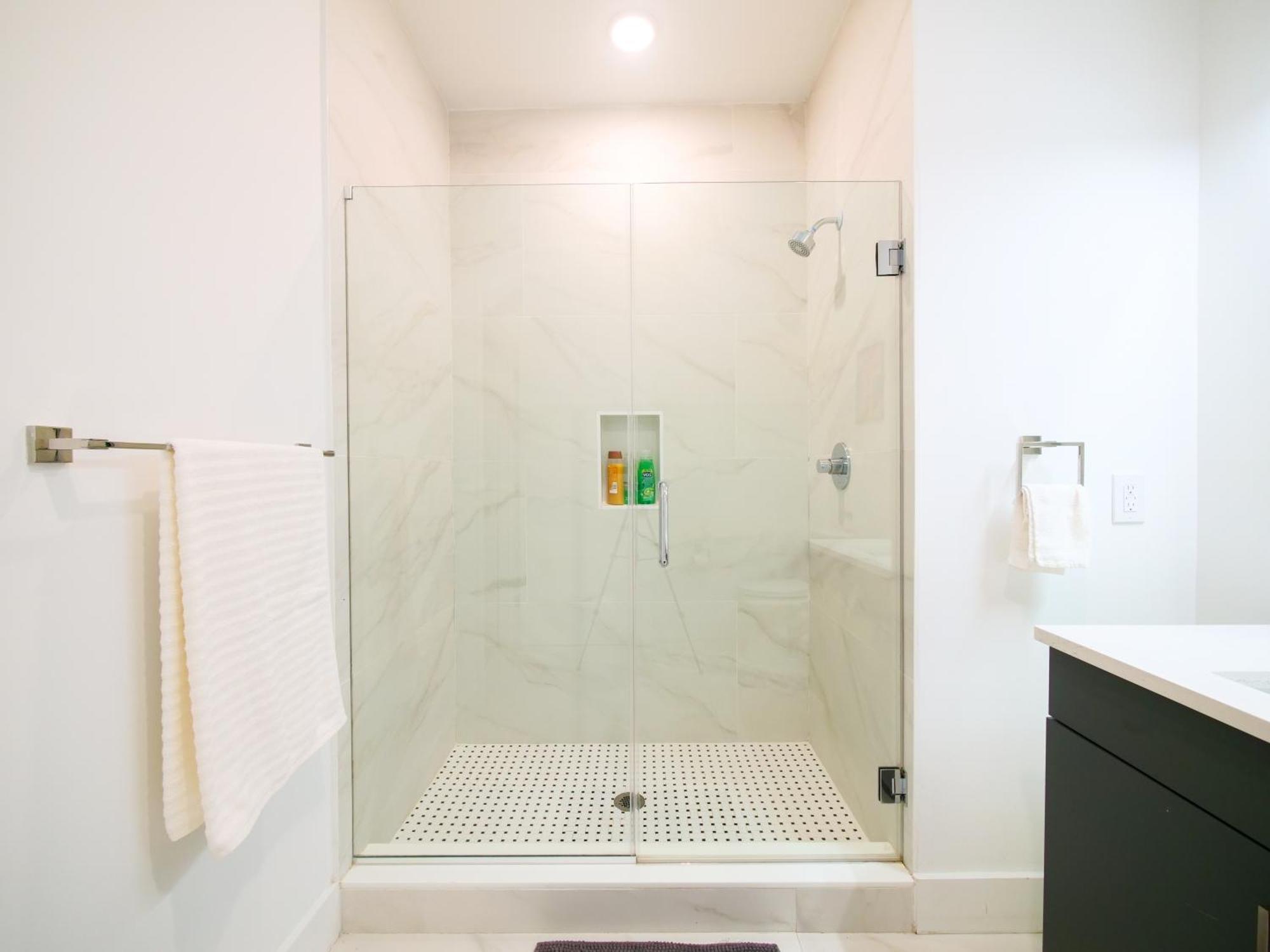 New Modern Serenity- 2Br Retreat Near New York City Bayonne Exterior photo